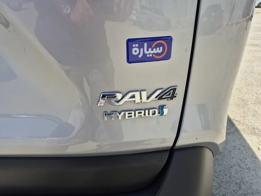 2024 Toyota RAV4 LE HEV 