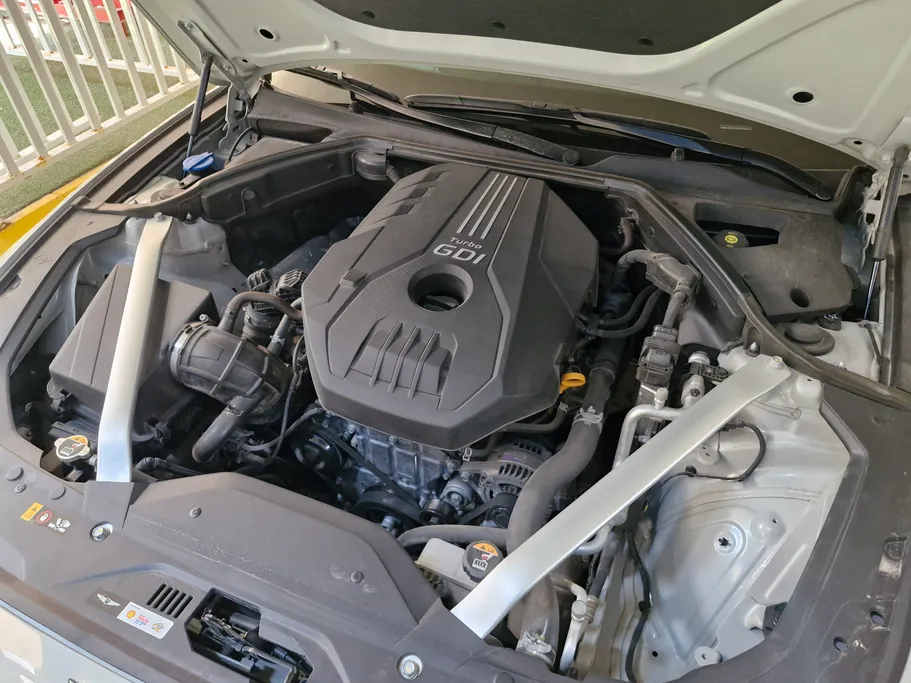 2025 Genesis G70 Prestige 