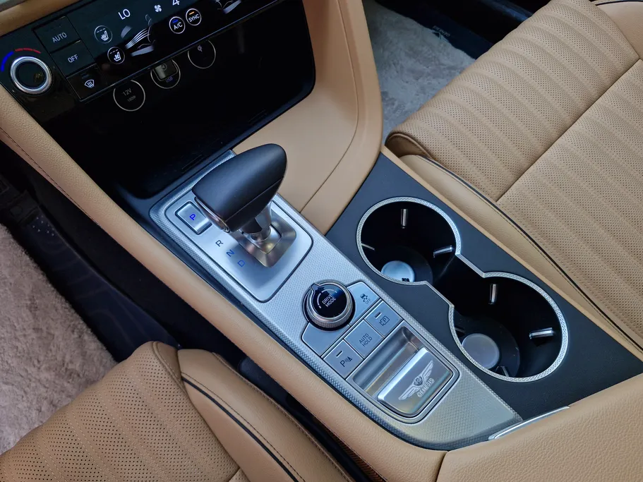 2025 Genesis G70 Prestige 