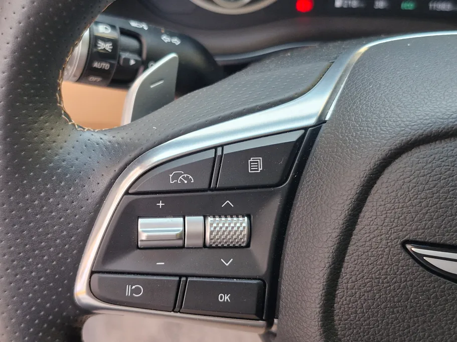 2025 Genesis G70 Prestige 