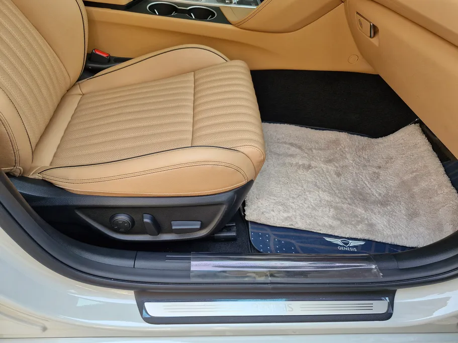 2025 Genesis G70 Prestige 