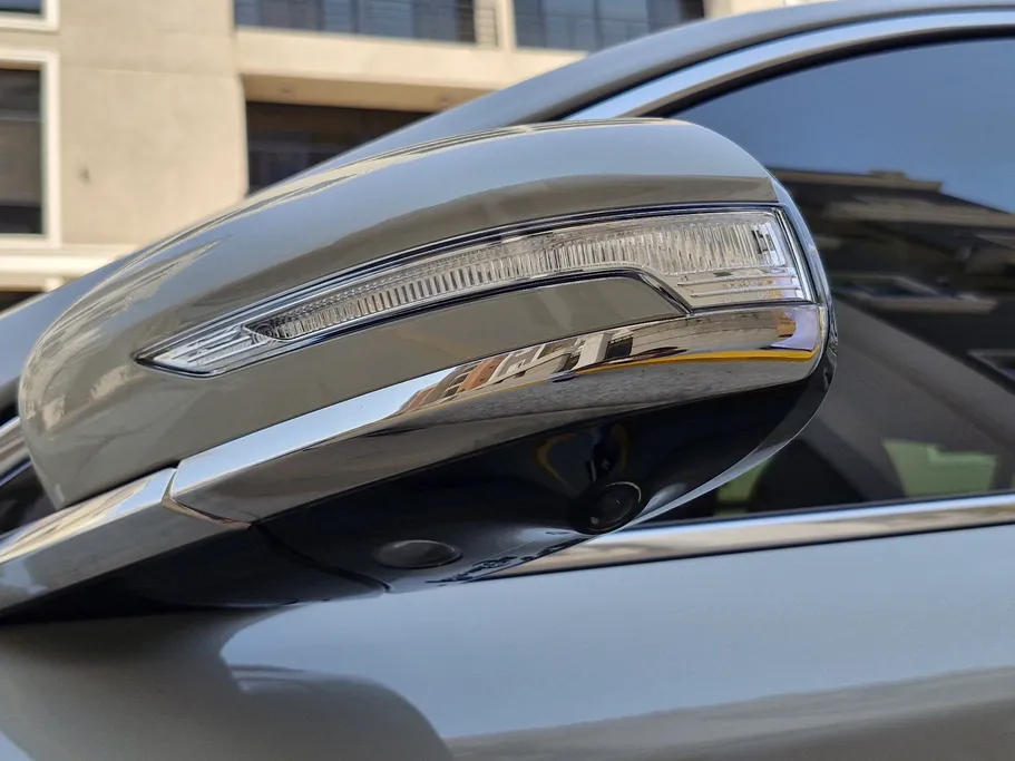2025 Genesis G70 Prestige 