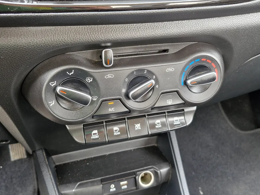 2024 Kia Pegas LX 