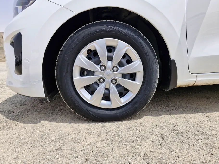 2024 Kia Pegas GL 