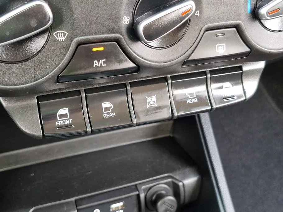 2024 Kia Pegas GL 