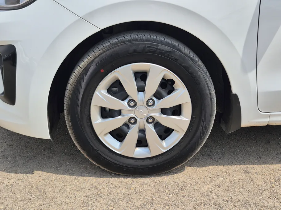 2025 Kia Pegas LX 