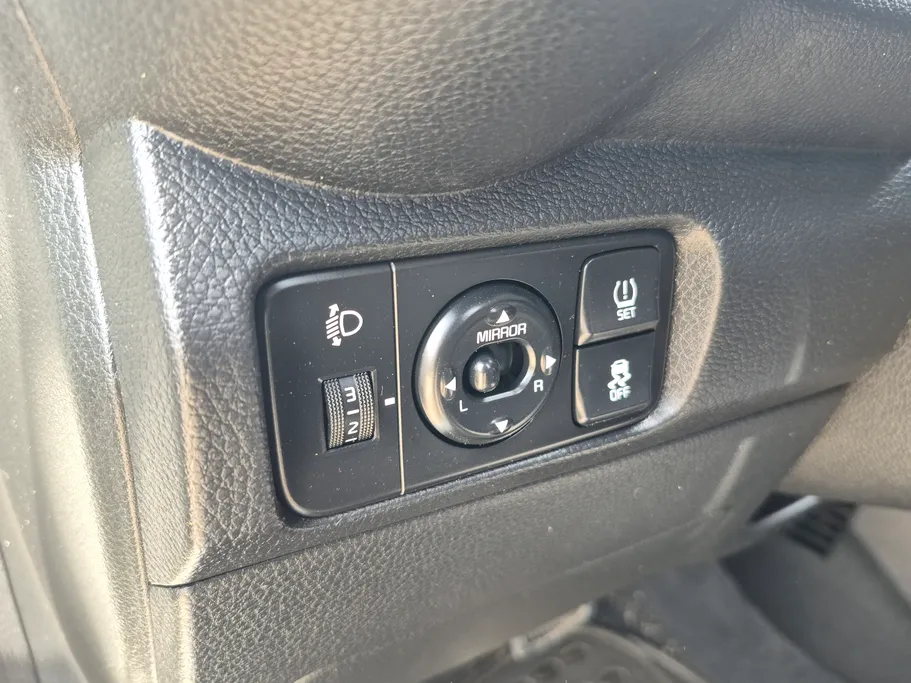 2025 Kia Pegas LX 