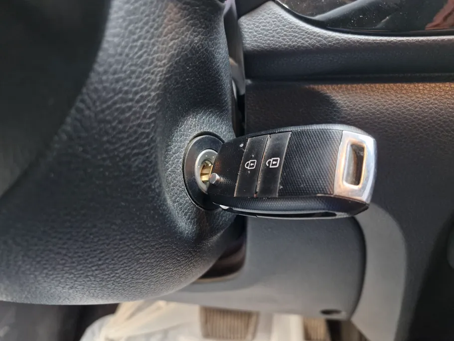 2025 Kia Pegas LX 