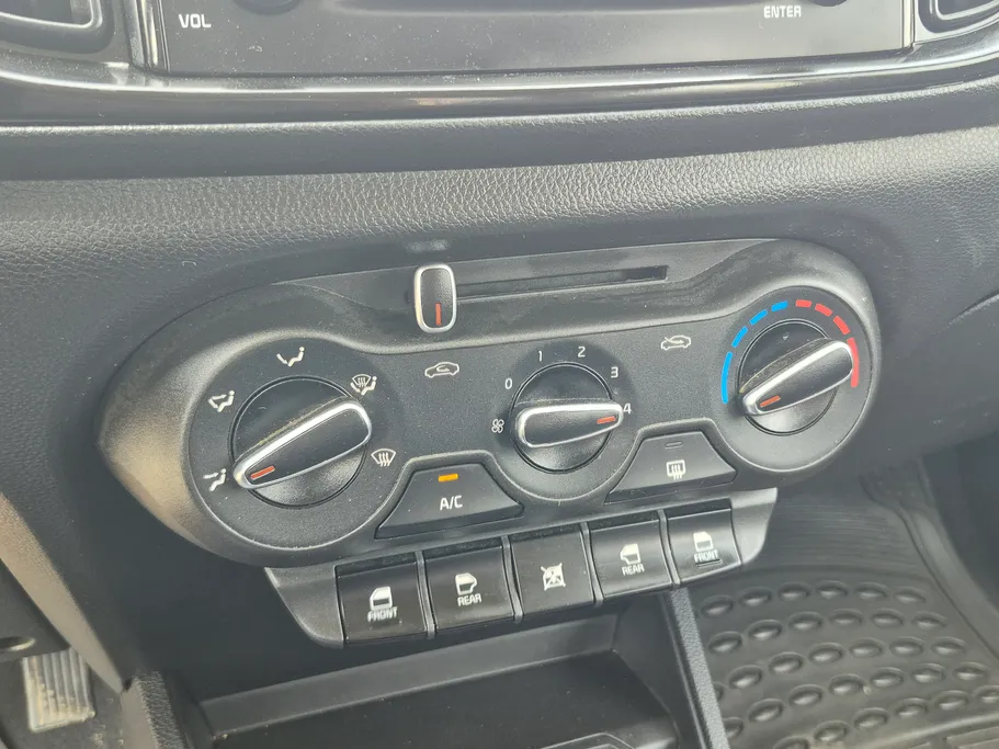 2025 Kia Pegas LX 