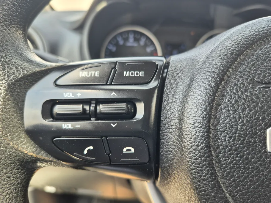 2025 Kia Pegas LX 