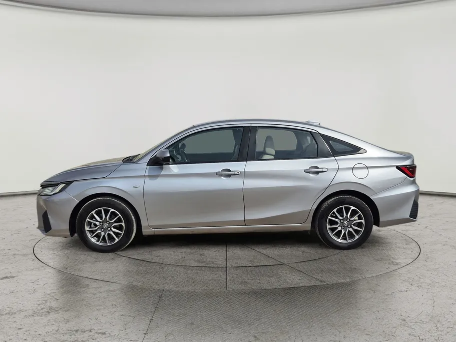 2023 Toyota Yaris  Y 