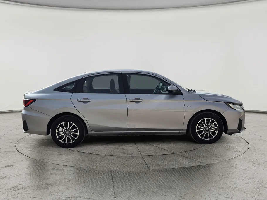 2023 Toyota Yaris  Y 
