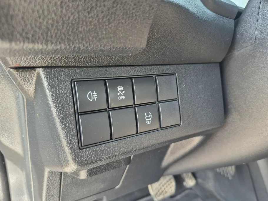 2023 Toyota Yaris  Y 