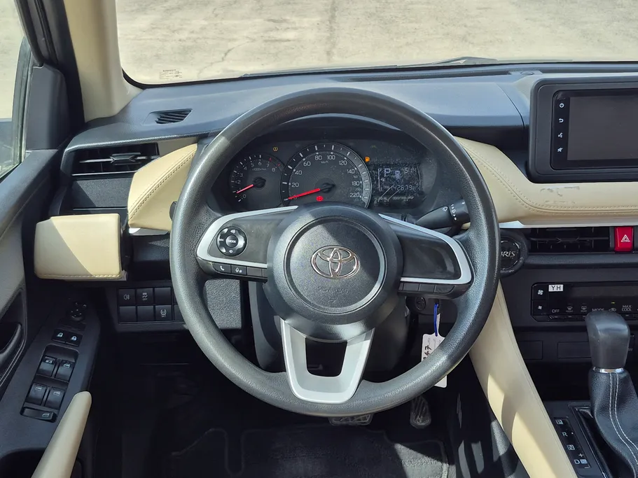 2023 Toyota Yaris  Y 