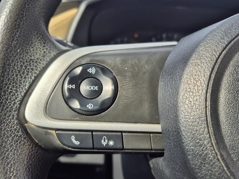 2023 Toyota Yaris  Y 