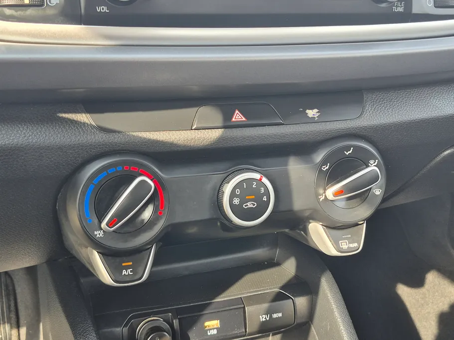2023 Kia Rio LX 