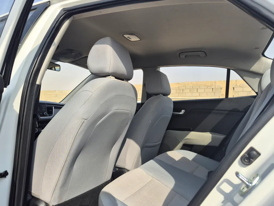 2023 Kia Rio LX 