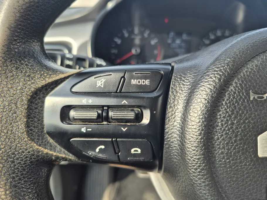 2023 Kia Rio LX 
