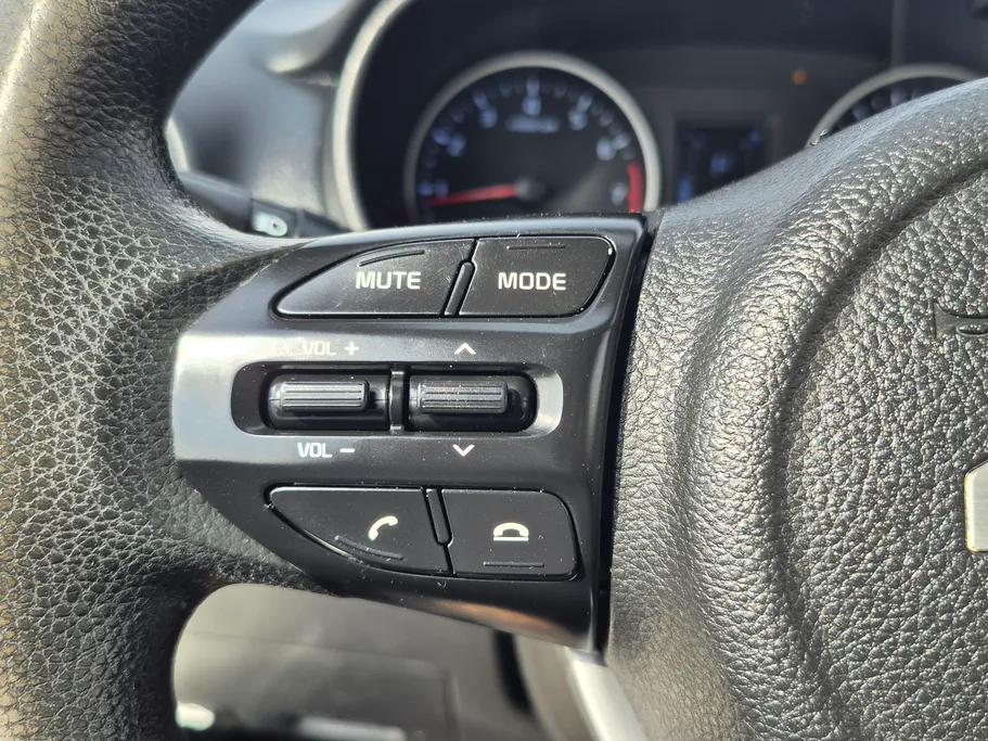2023 Kia Pegas LX 