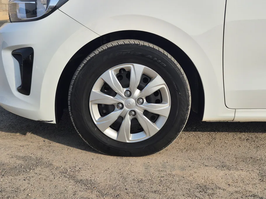 2024 Kia Pegas LX 