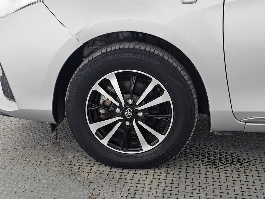 2022 Toyota Yaris  Y Plus 