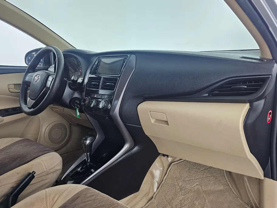 2022 Toyota Yaris  Y Plus 