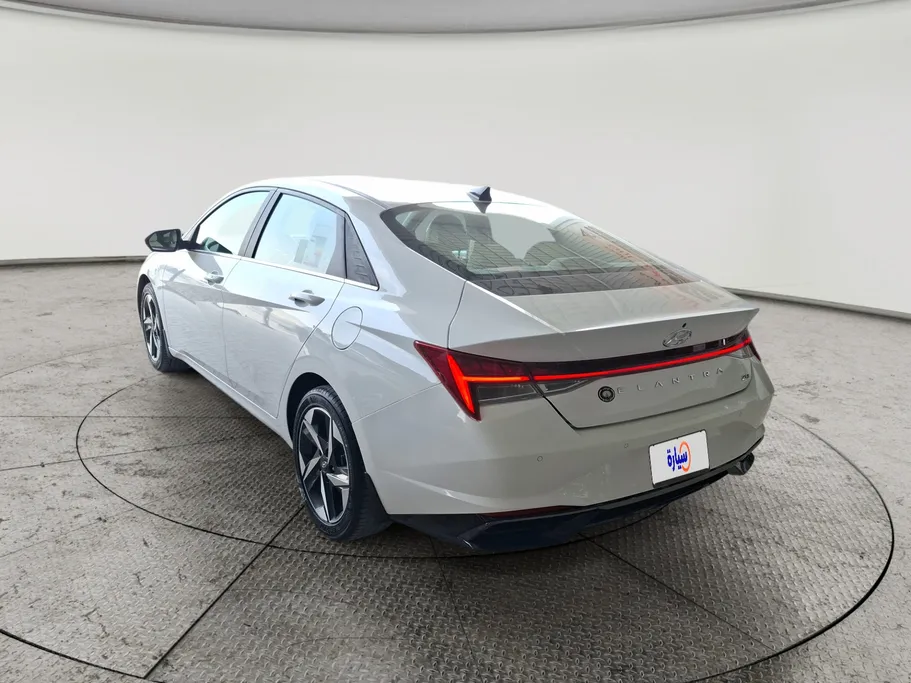 2023 Hyundai Elantra MID 