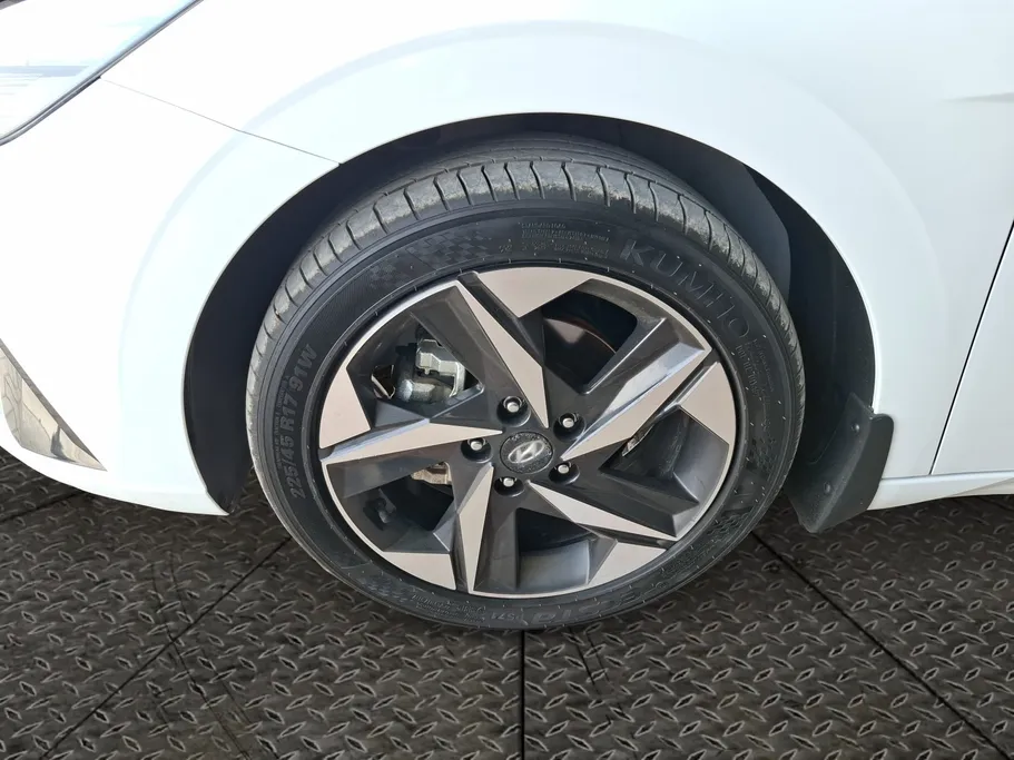 2023 Hyundai Elantra MID 