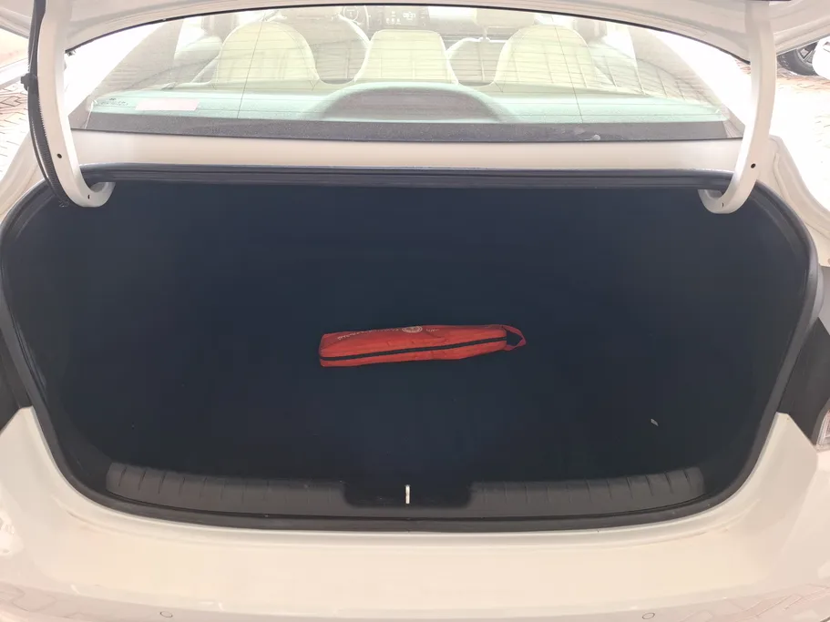 2023 Hyundai Elantra MID 