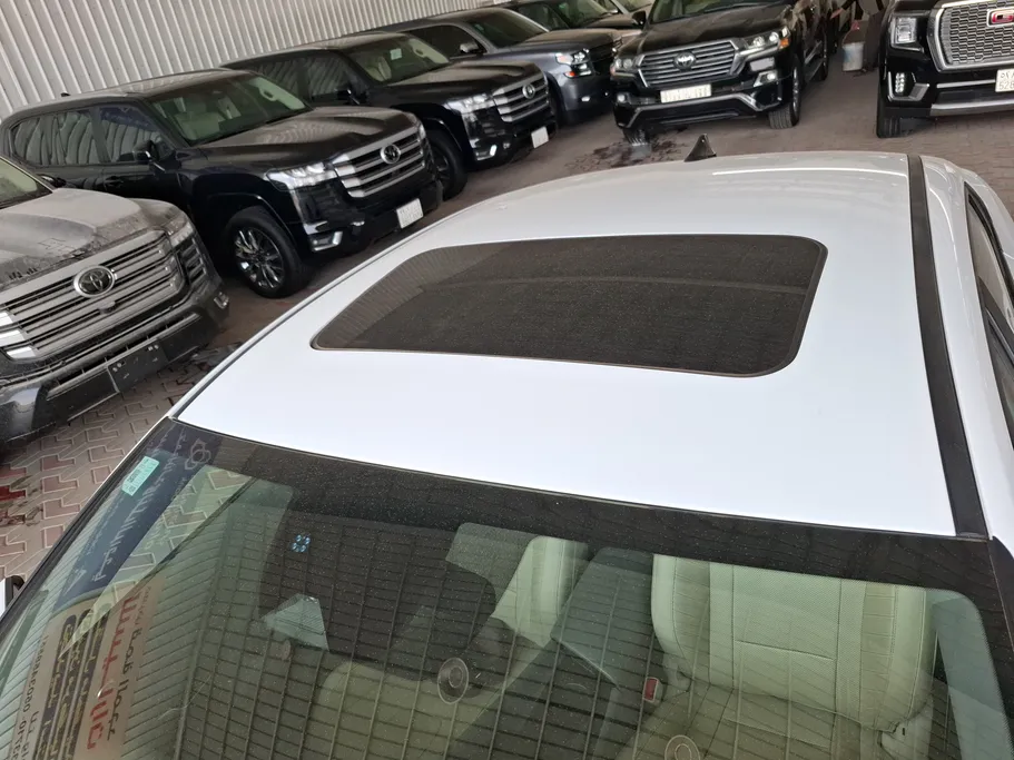 2023 Hyundai Elantra MID 