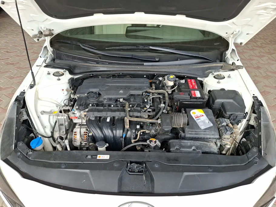 2023 Hyundai Elantra MID 