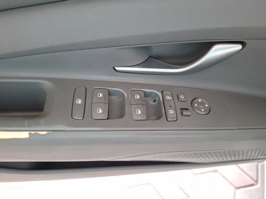2023 Hyundai Elantra MID 