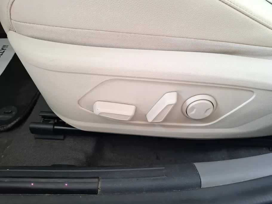 2023 Hyundai Elantra MID 