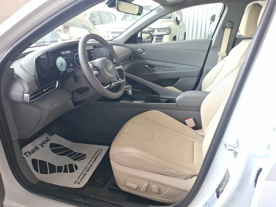 2023 Hyundai Elantra MID 