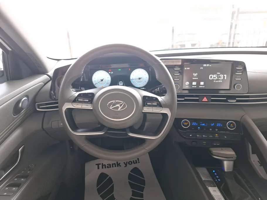2023 Hyundai Elantra MID 