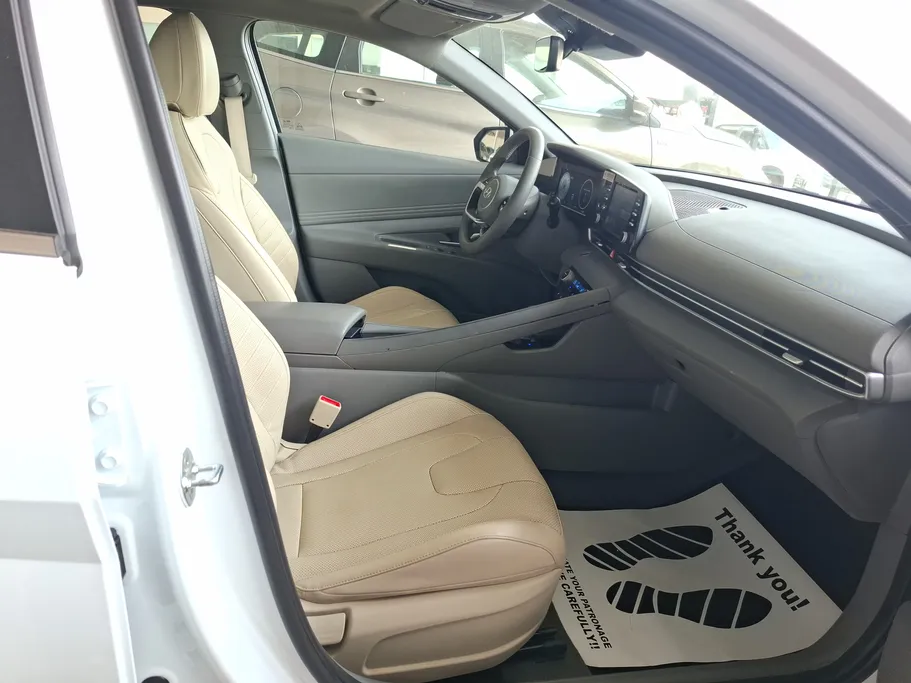 2023 Hyundai Elantra MID 
