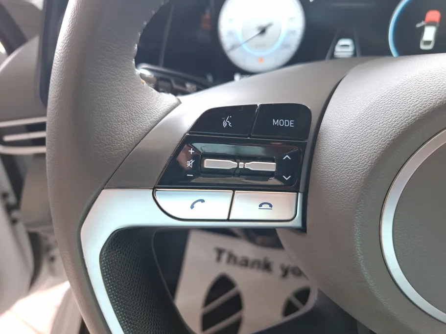 2023 Hyundai Elantra MID 