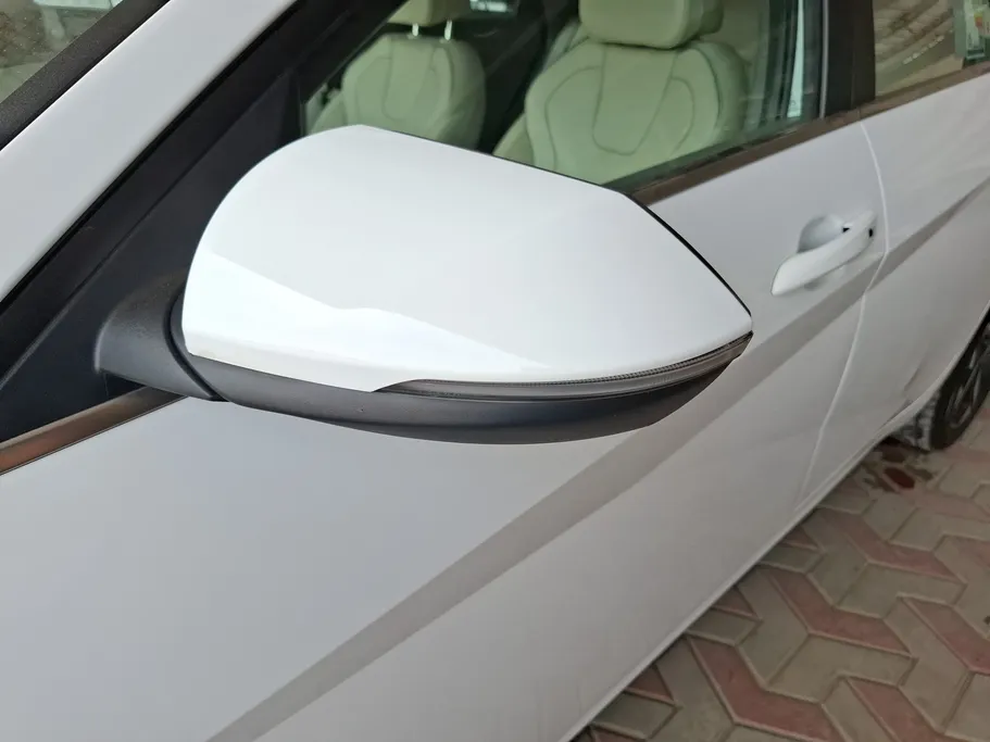 2023 Hyundai Elantra MID 