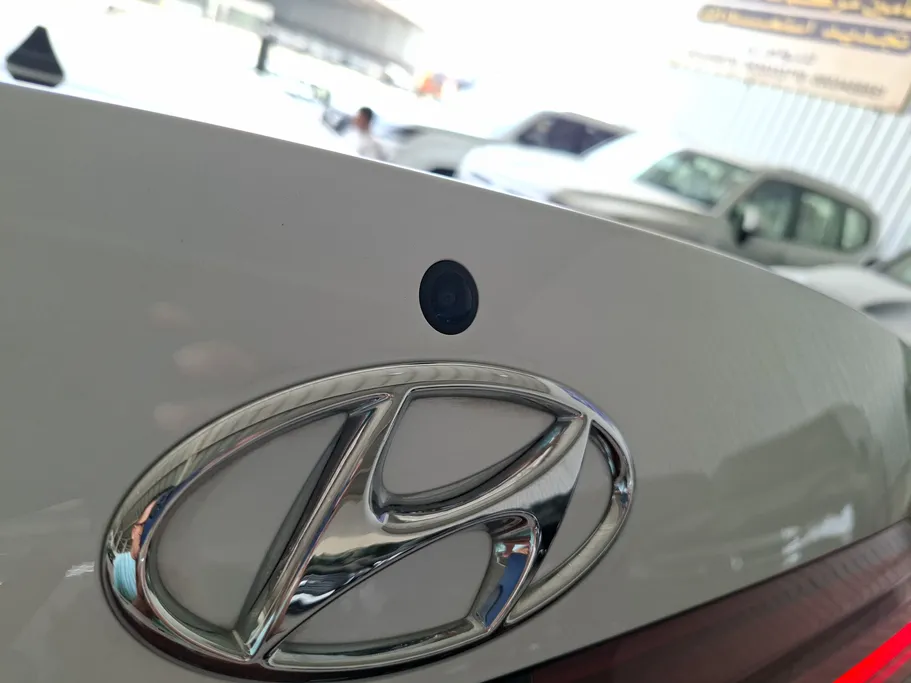 2023 Hyundai Elantra MID 