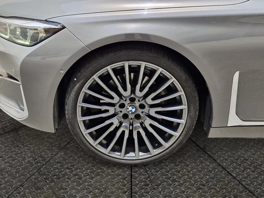 2022 BMW 7 Series 730Li 