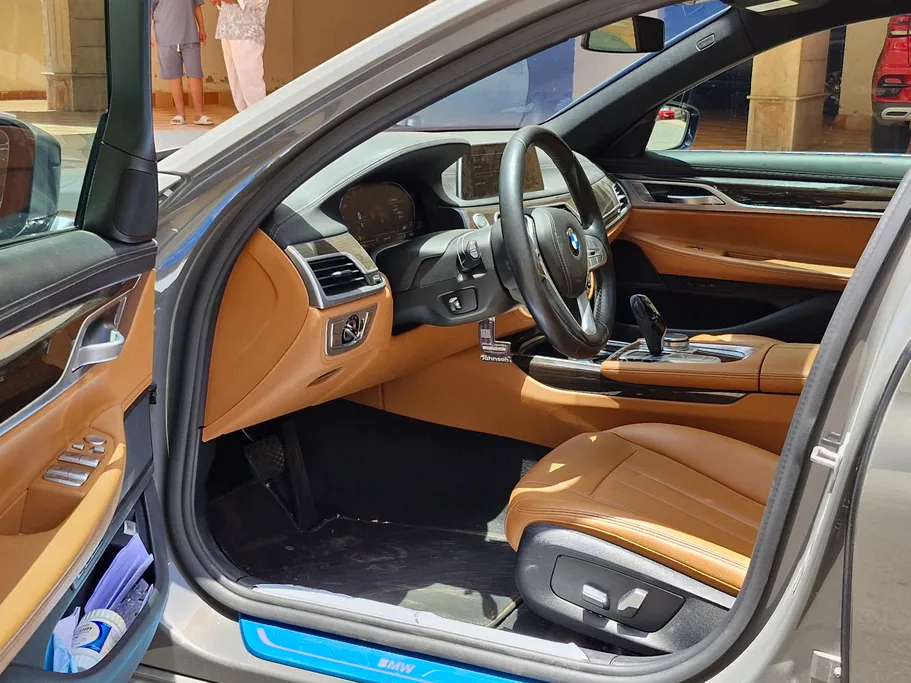 2022 BMW 7 Series 730Li 