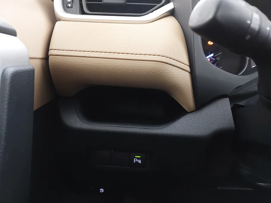 2024 Toyota RAV4 LE HEV 