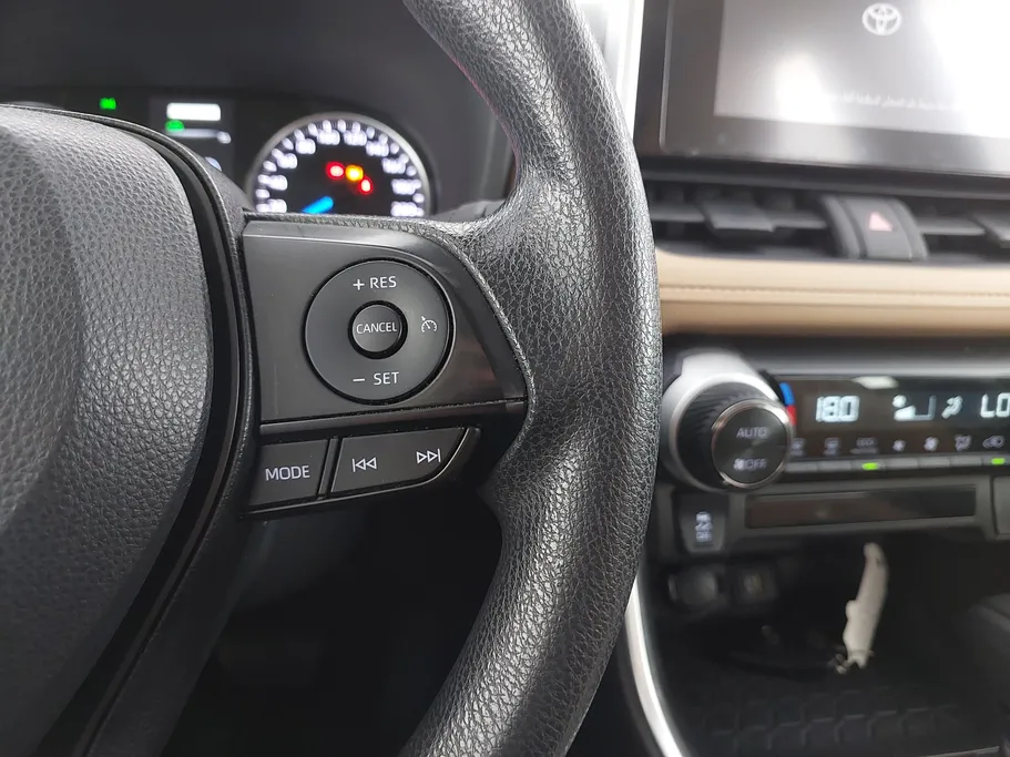 2024 Toyota RAV4 LE HEV 
