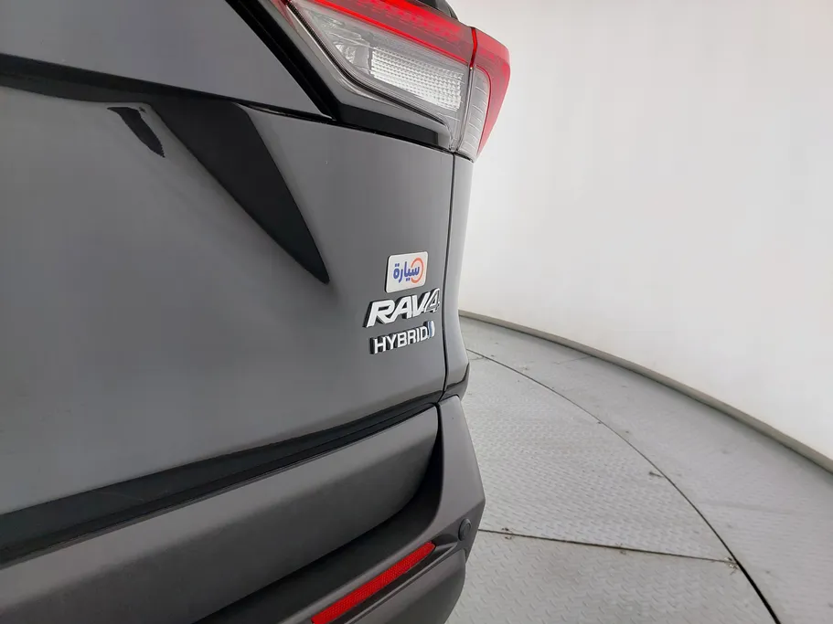 2024 Toyota RAV4 LE HEV 