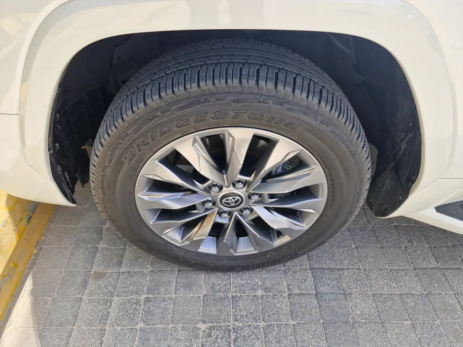تويوتا لاندكروزر GXR4 2026 