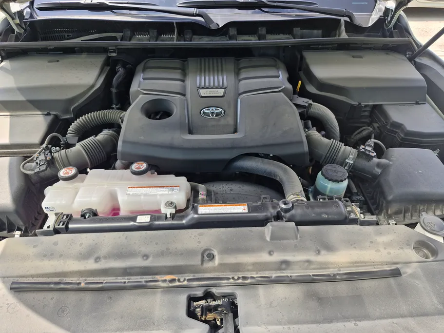 تويوتا لاندكروزر GXR4 2026 
