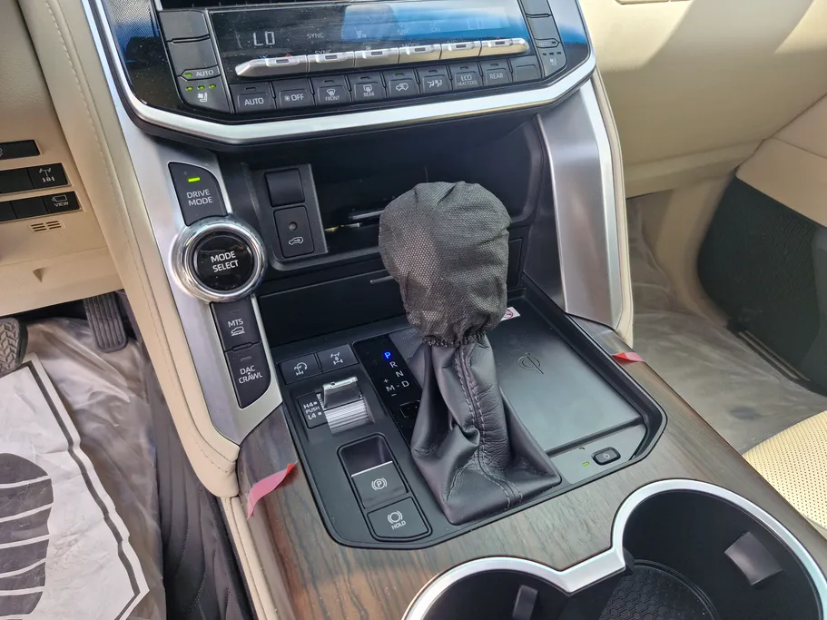 تويوتا لاندكروزر GXR4 2026 