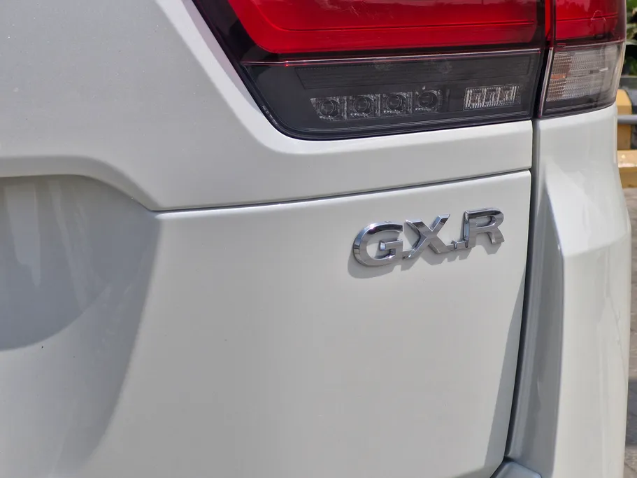 تويوتا لاندكروزر GXR4 2026 