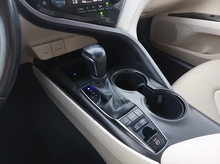 2024 تويوتا Camry  GLE 