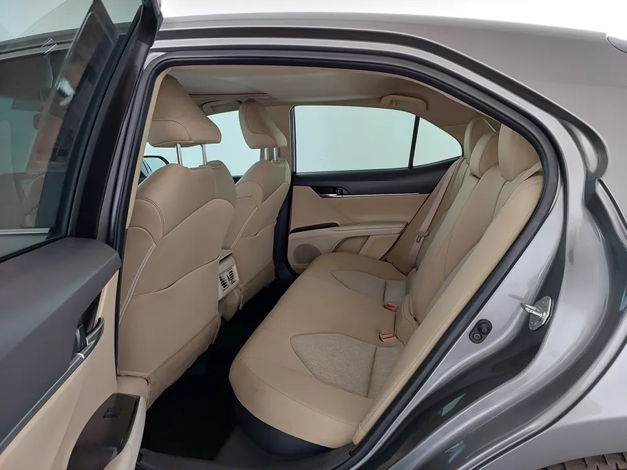 2024 تويوتا Camry  GLE 